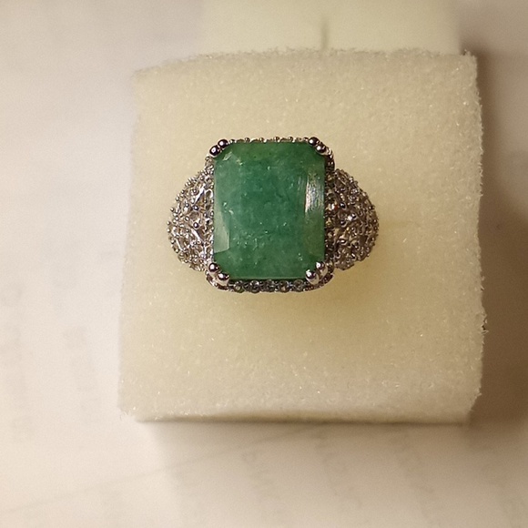 Emerald Ring - Picture 2 of 3